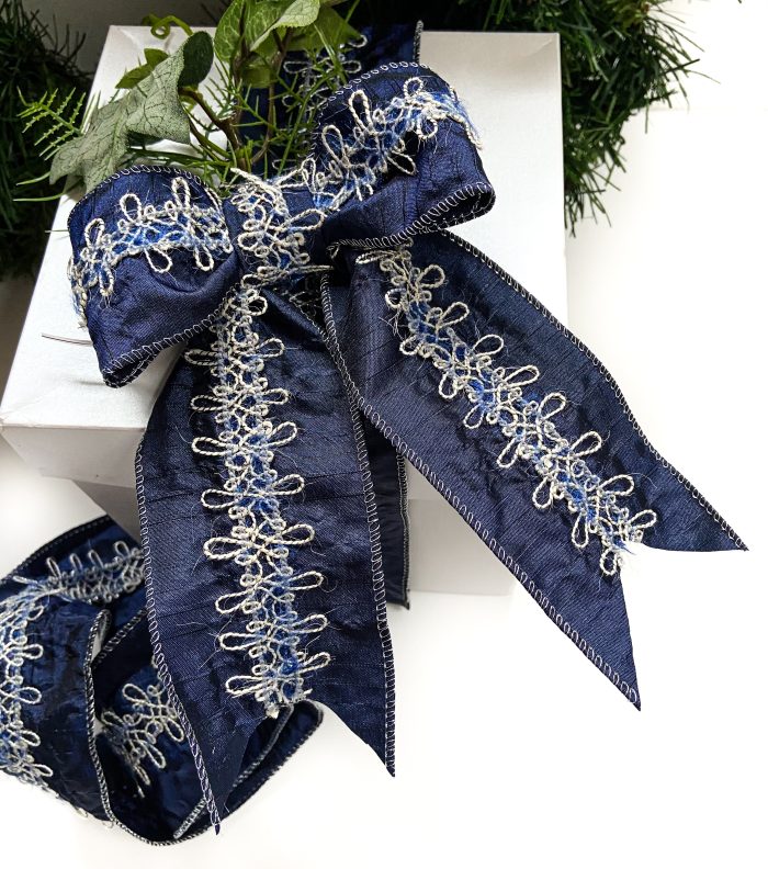 2 Pre-tied Wire Edged Blue Christmas Bows - Image 2