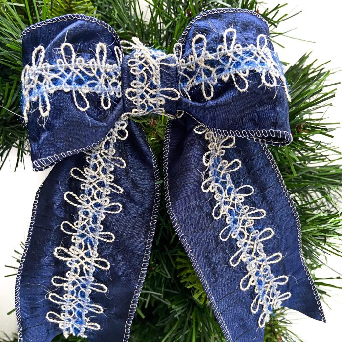 2 Pre-tied Wire Edged Blue Christmas Bows