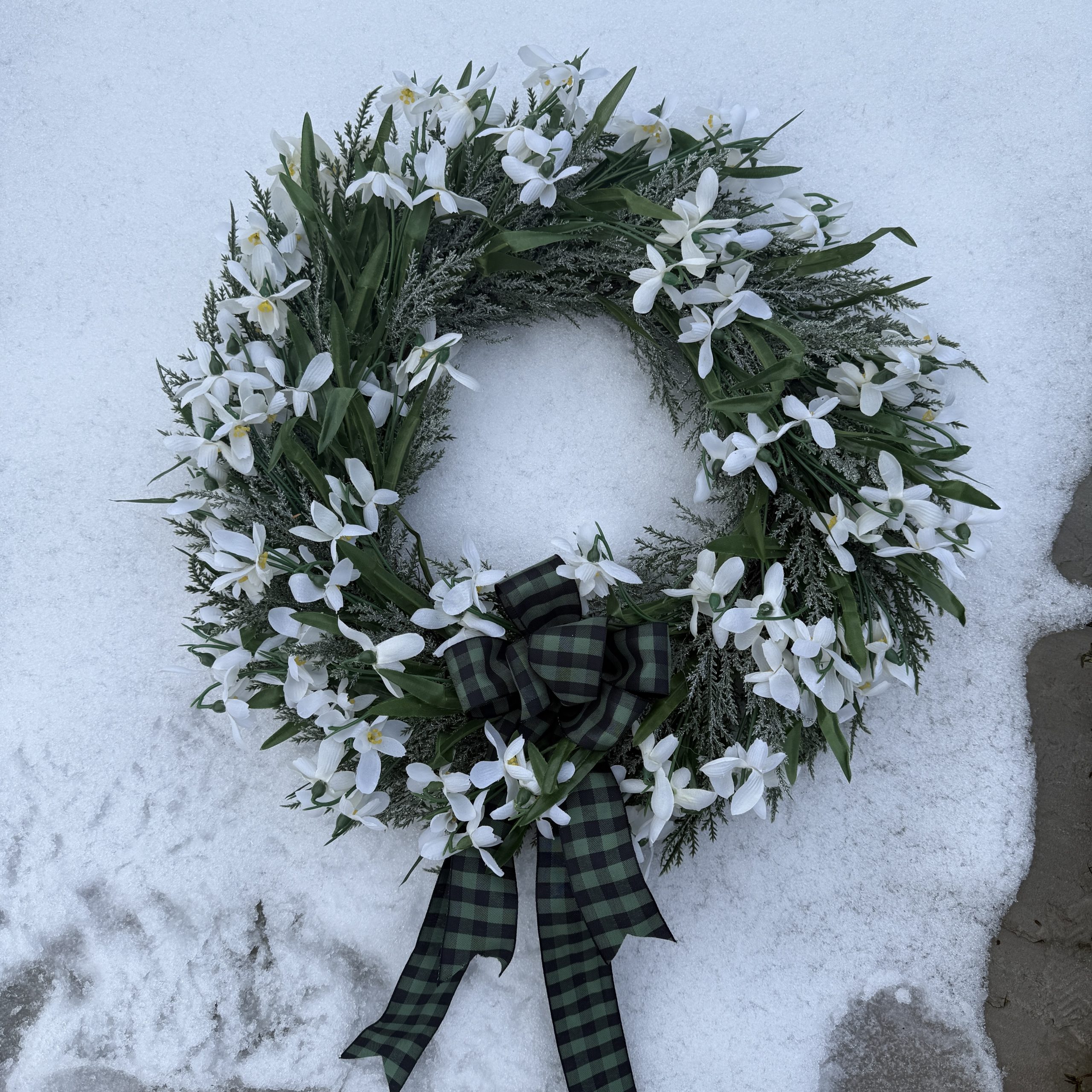 New Artificial Frosted Snowdrop Door Wreath with Plaid Bow