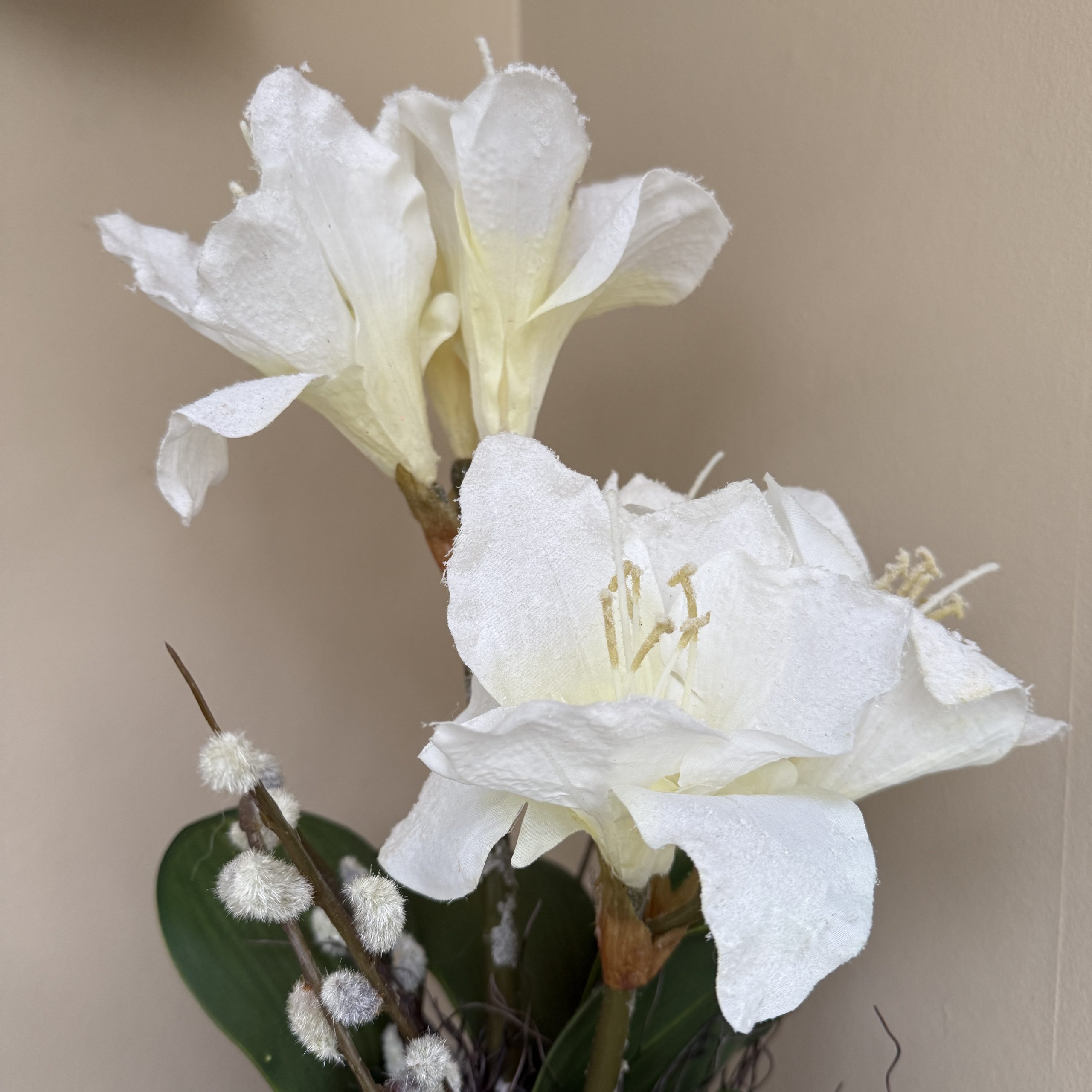 Artificial Flower Cream Amaryllis Arrangement - Image 3