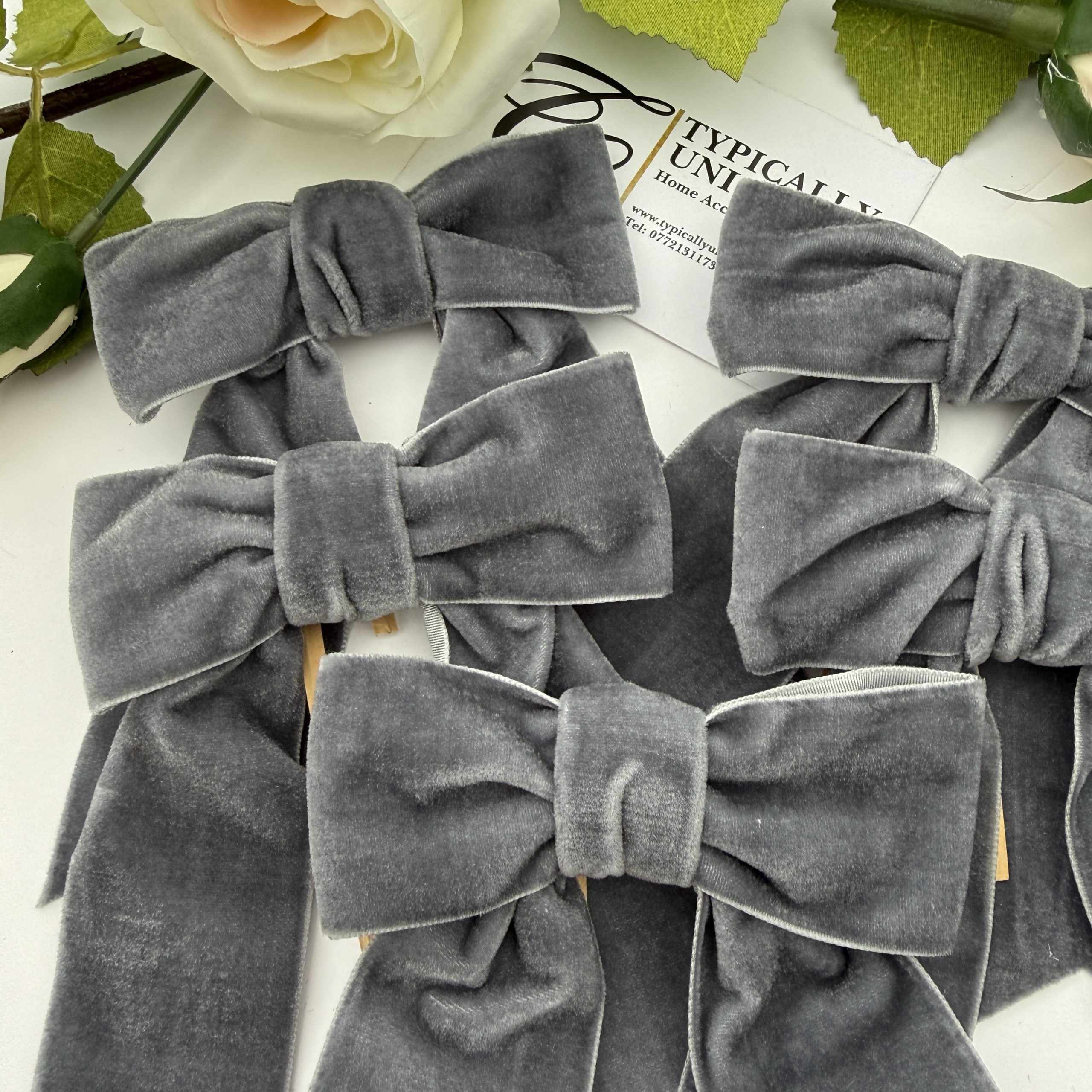 5 Pre-tied Velvet Bows 'Grey' - Image 2